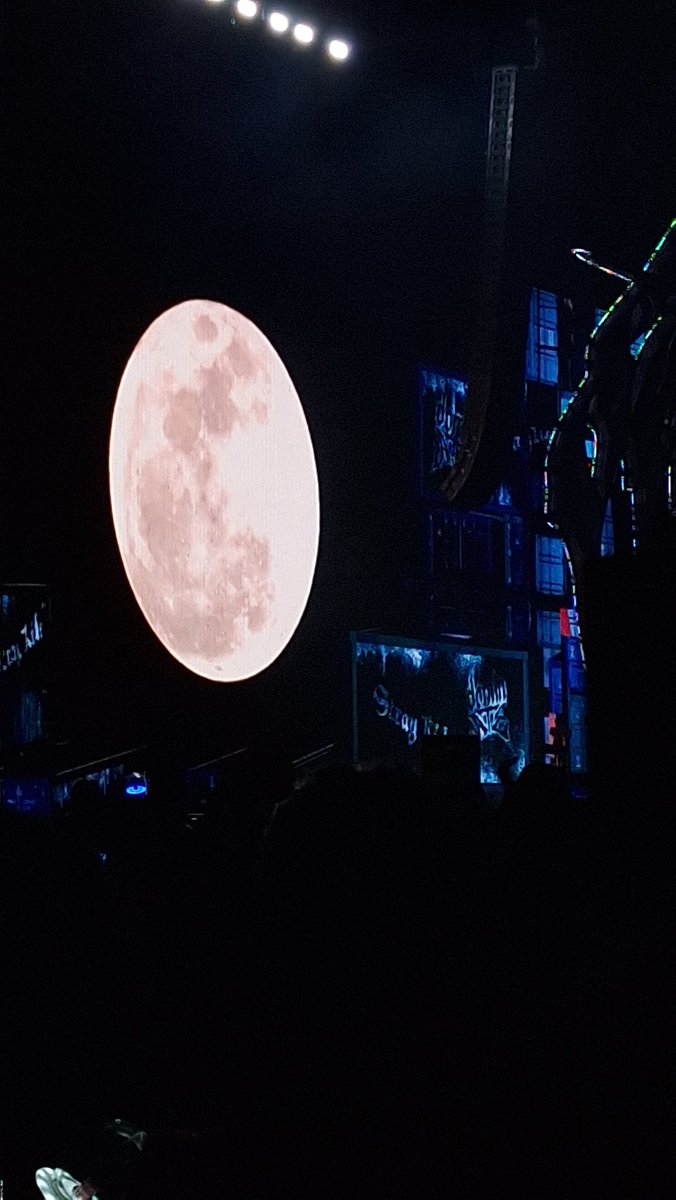 gi saw skz 𖹭 tweet media