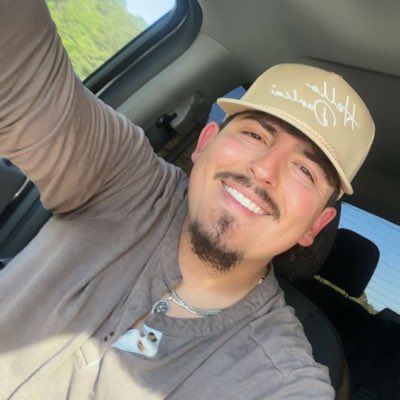 _schoonover_'s tweet photo. #NewProfilePic https://t.co/OVQ9TiGdfj