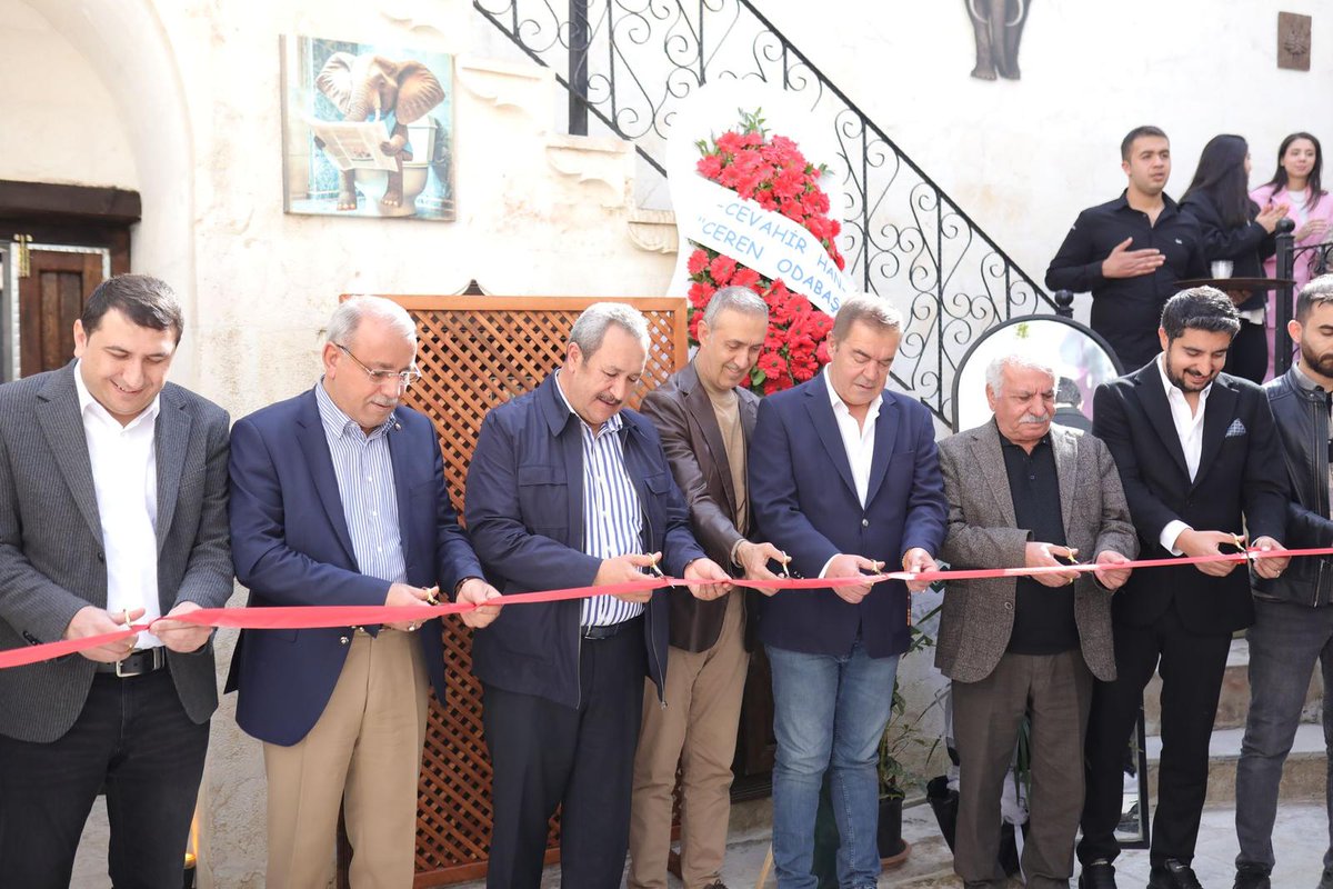 Şube Başkanımız Mehmet SÜZEN Üyemiz Emine ŞELLİ’nin yeni iş yerinin açılış programına katılım sağladı. Bereketli bol kazançlar dileriz.