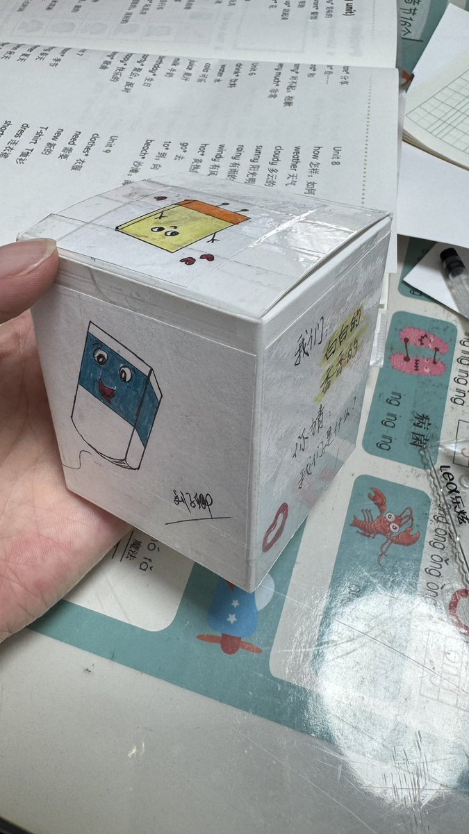 ANNYYUSZ's tweet image. Upgraded a random paper box into an ‘Eraser Palace’ for my kid. He’s now *way* too invested in eraser storage. Future Marie Kondo? Professional Organizer? Hoarder? The world may never know. ✨ #MomHack #familytime