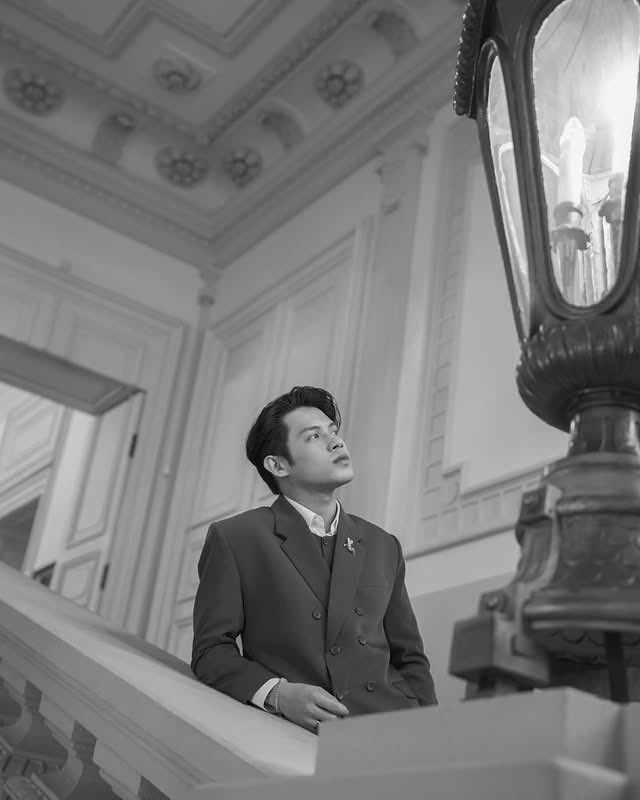 rennvelvet's tweet photo. satu persatu doamu dijawab oleh Tuhan. sebagai salah satu saksi perjalananmu tidak ada kata selain bangga atas setiap pencapaianmu. doaku masih tetap sama semoga kau selalu dalam lindungan Tuhan, dijauhkan dari hal hal buruk dan dilancarkan semua yg sedang dikerjakan🖤✨ https://t.co/tneAEhf2Xn