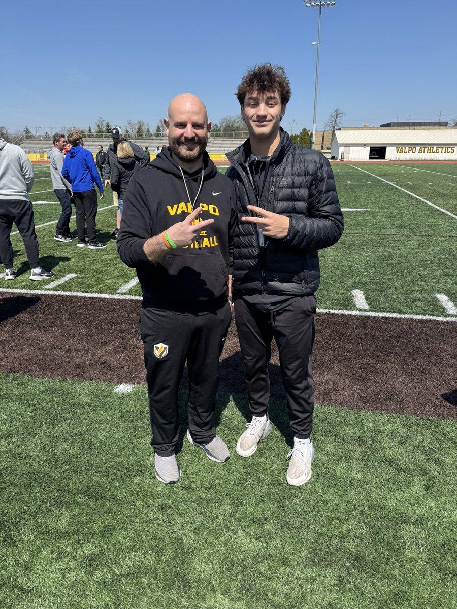 nickhachigian's tweet image. Thank you @CoachWaddle @CoachGeiger_ for inviting me to a great junior day at @valpoufootball. It was great meeting everyone and I am very grateful for the opportunity. I loved it, I hope thay I am back!