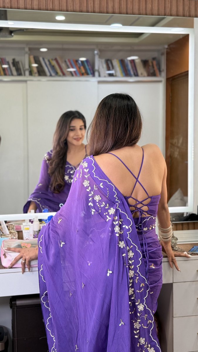 ssakshiagarwal's tweet image. Today’s vibe: romanticizing my own existence ✨🫶 #sundayvibes