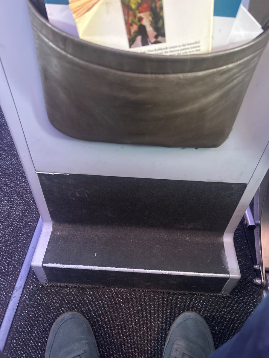 essbrom's tweet photo. @HawaiianAir I’ve been given the worst seat I’ve ever had in my life and told I cannot move to the empty seat in front of me. This doesn’t make sense. Flight 41 from SFO. https://t.co/tbqH0dipFL