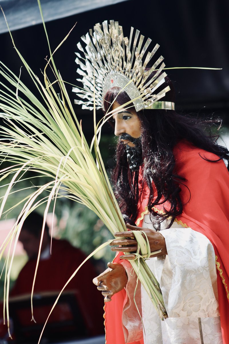 🌿✨ Iniciamos la Semana Santa con el Domingo de Ramos. Un día de reflexión y agradecimiento que nos recuerda el amor y sacrificio de Jesús por todos nosotros. Que este tiempo nos inspire paz y esperanza.🙌

#DomingoDeRamos #SemanaSanta #ReflexiónYFe