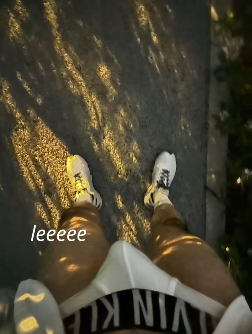 天又要热了
有一起玩的吗

#暴露 #野裸 #户外暴露 #户外露出 #露出 #野战 #勾引 #公园暴露 #publicsex #天体
#白内裤