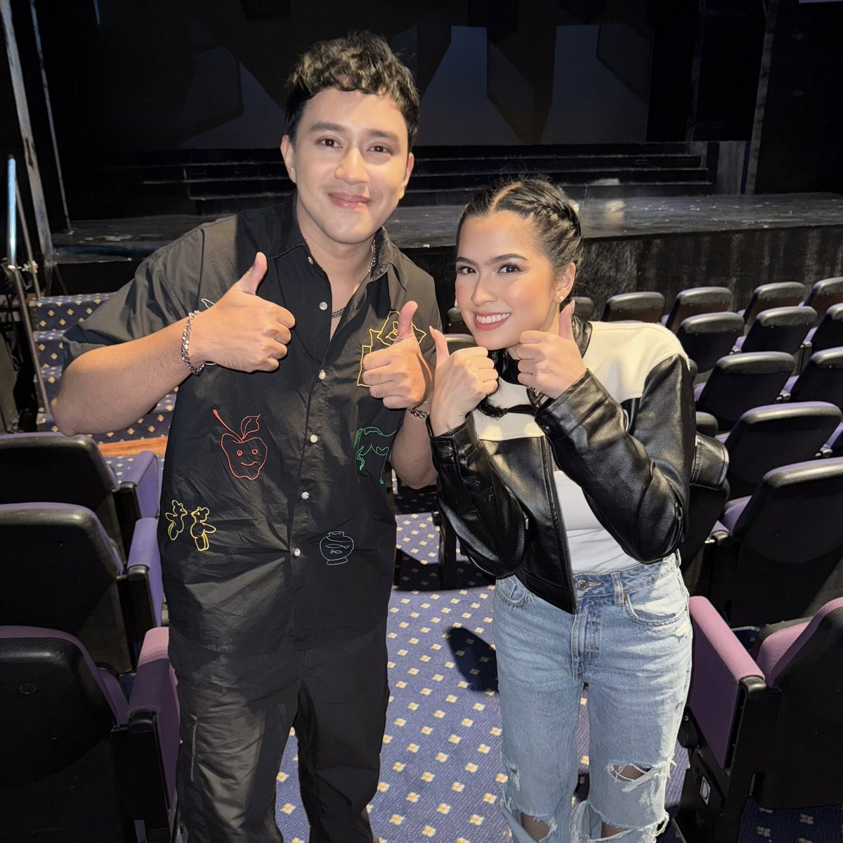 JeCatamio's tweet photo. Napakahusay mo @alexailacad!! Watch ‘Liwanag Sa Dilim’ to find out the meaning of our thumbs up! 🤘🏻😅 https://t.co/KAkcJpeQDw