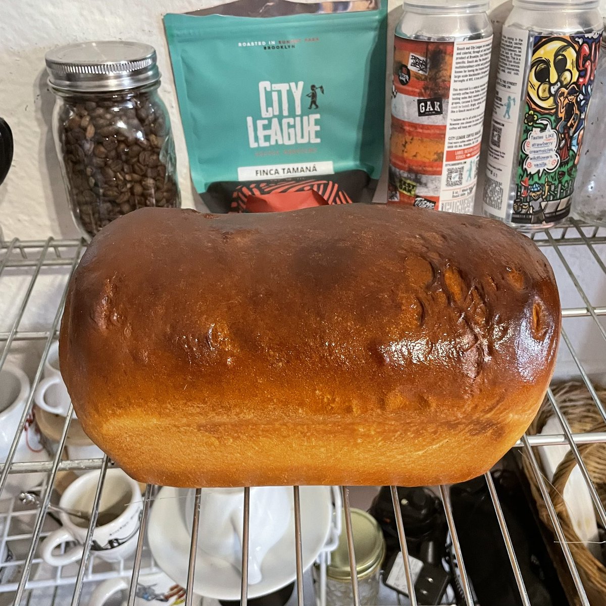 vinnybogan's tweet photo. Wow, baking bread from scratch with only your hands is weirdly addicting ๐ค
#ourweeklybread #bayridge #kneedingexercize #thereisfoodathome #bread #stilllearning #bakinghumbles ๐ https://t.co/EKbwfVkpgD