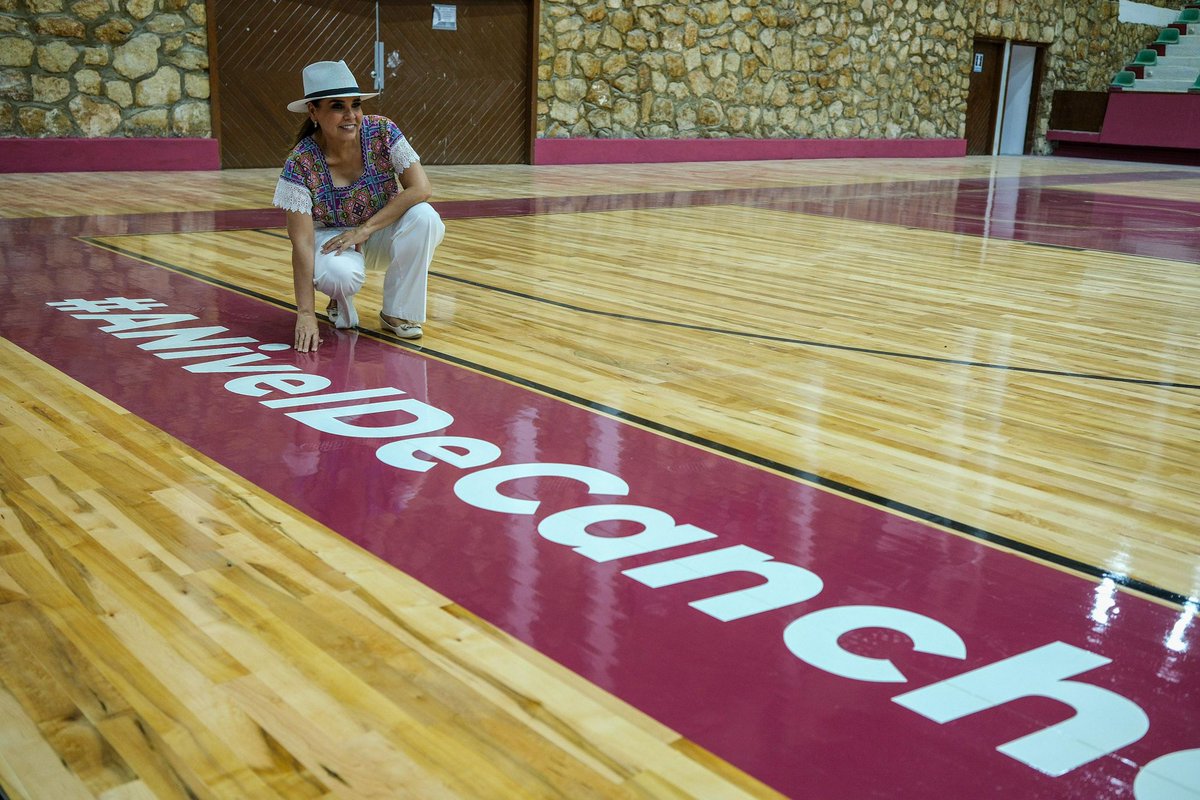 MaraLezama's tweet photo. Con el 97% de avance en su rehabilitación, el palacio de los deportes “Erick Paolo Martínez” está prácticamente listo, para ser nuevamente un lugar en nuestra capital #Chetumal, donde l@s deportistas puedan entrenar y competir, en condiciones dignas, como siempre debió haber sido. 

Se invirtieron más de 15 millones 900 mil pesos para modernizar y transformar estas instalaciones que estuvieron muchos años en el abandono. Seguimos recuperando espacios porque cuando se invierte en deporte, se fomenta el cuidado de la salud, se fortalece el tejido social y se hace comunidad. 🙌🏽✨

#UnidosParaTransformar