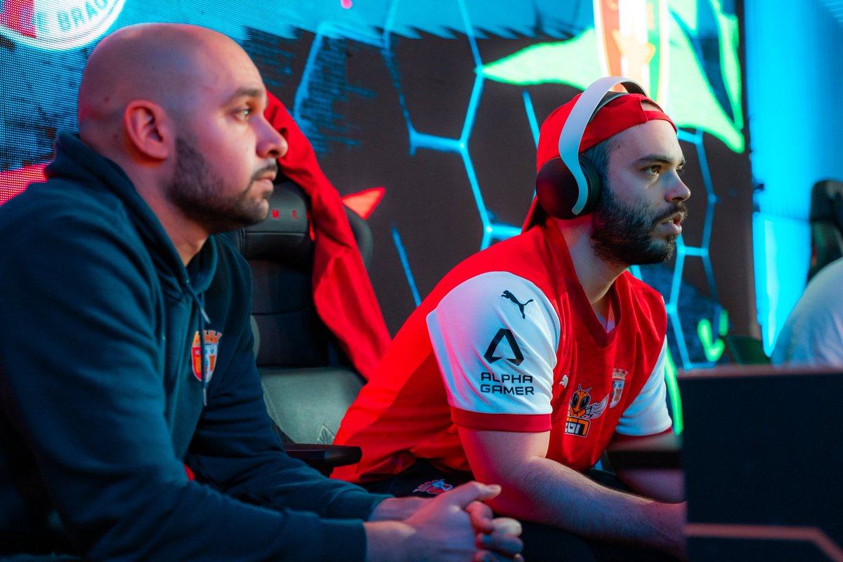 Top 8 <a href="/eligapt/">eLiga Portugal</a> 

Não foi, de todo, o resultado que queríamos. 
Estivemos abaixo do que tínhamos planeado e não conseguimos implementar as nossas ideias de jogo. Fomos justamente vencidos e temos de dar mérito ao adversário. 
Parabéns ao <a href="/Young192_/">Young</a> pelo merecido troféu 🙌