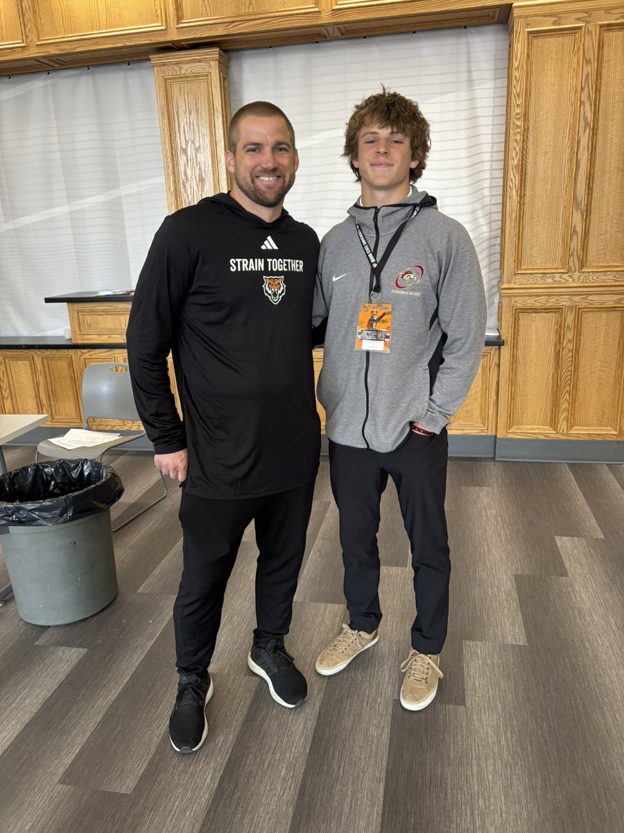 TroyEllermeier's tweet image. Had a great experience at the @BengalGridiron Jr day and spring game. Big thanks to @DevinRHoliday and @CoachBobbyJay for inviting me!
@CodyHawkins @gnduff @coachaliifua @coachrickards @coachtrei @HHSMustangFB @TPed181 @jayjayare2450 @mmental7 @Andy_Pham1