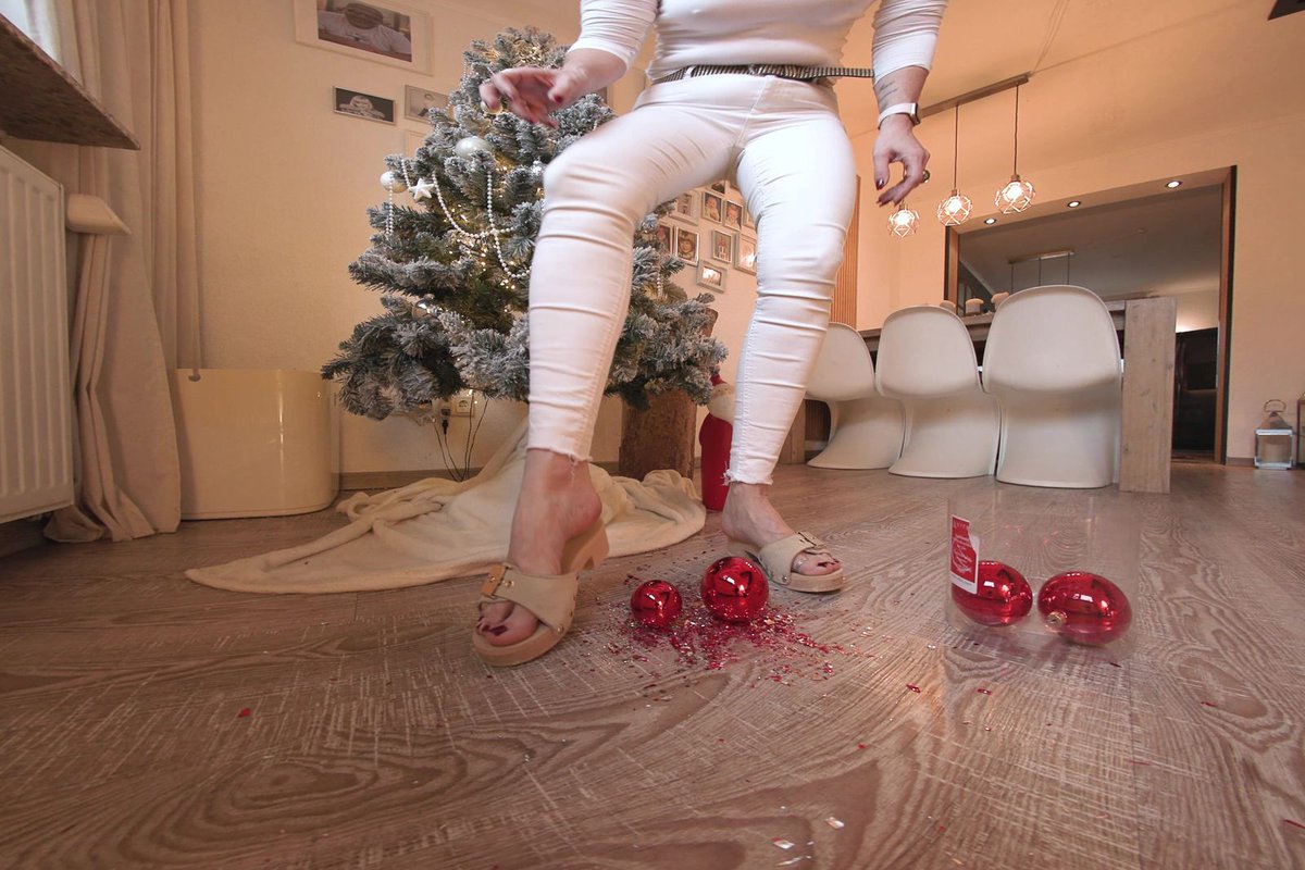 sabdeluxe_1's tweet photo. #VRPorn #Sexlikereal #faphouseVR #feet
💯New video: watch now! 😍

💘Christmas Ball Crush💘 [4096p] on @faphousecom

👉https://t.co/elSoGM0YtP👈

#Blonde #FootFetish #German #Xmas #Fetish #Solo #Legs https://t.co/HVR3apSWY0