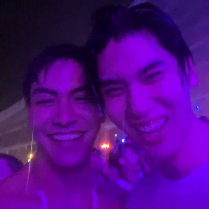 joongsol's tweet photo. So today:
✅JoongDunk Date on Songkran
✅JoongDunk cuddling and enjoying themselves
✅They're trending #1 in Thailand and several other countries
✅Crazy Dungjans
✅In conclusion, we can't stand it https://t.co/D9dkuGVl0W