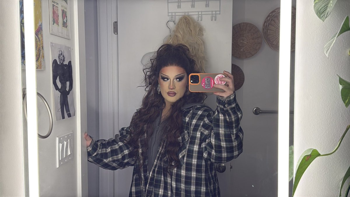 Yes I’m alive, yes I’m still hot