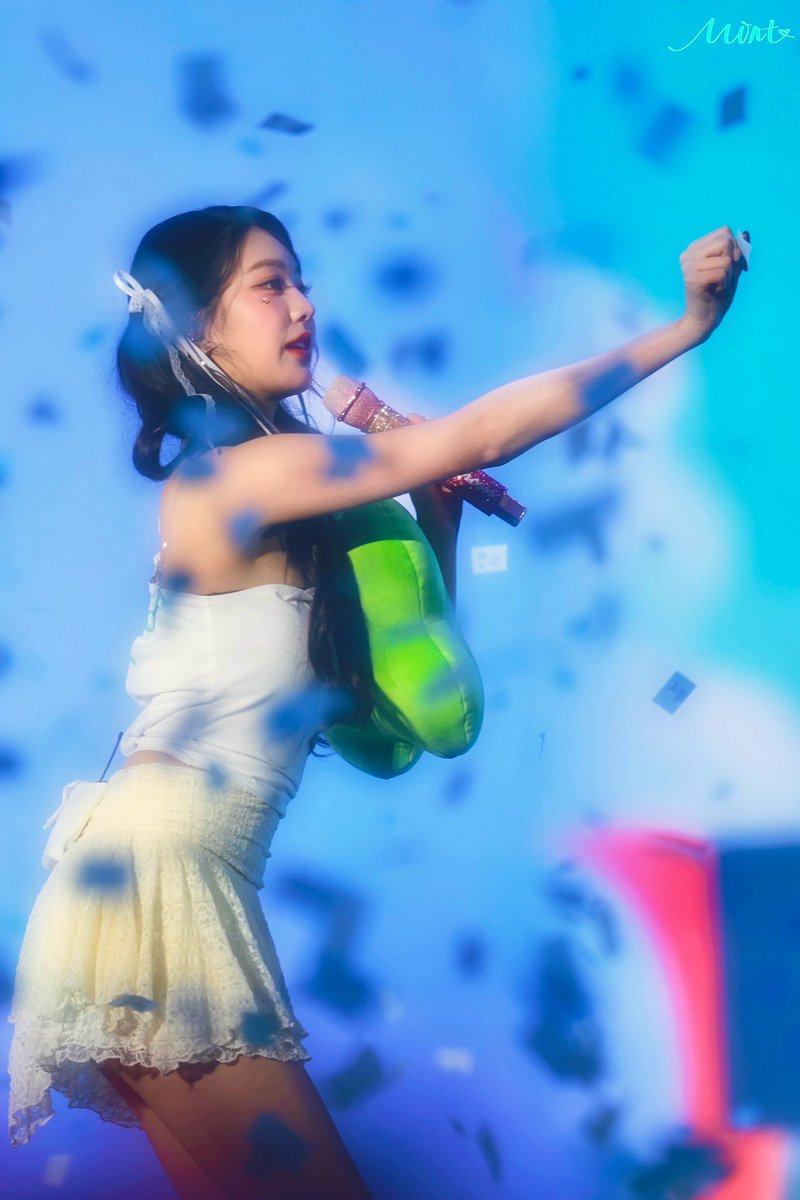 250405 IVE 3rd Fancon day1
Catch you in my dreams 🫧🩵💚

#아이브 #IVE #장원영 #JANGWONYOUNG #원영 #WONYOUNG #ウォニョン