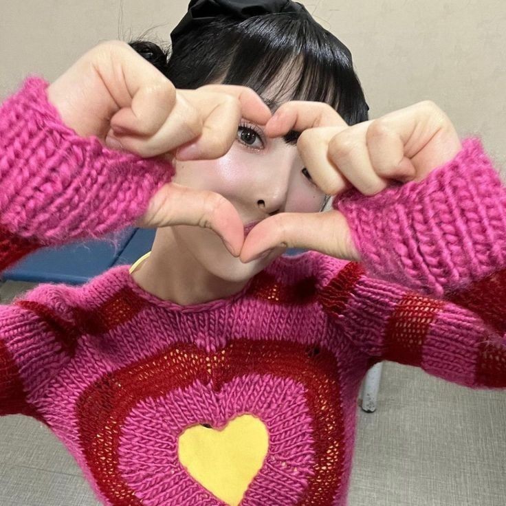 good morning krp city :> tummy rubs are welcomed !! i want 2die