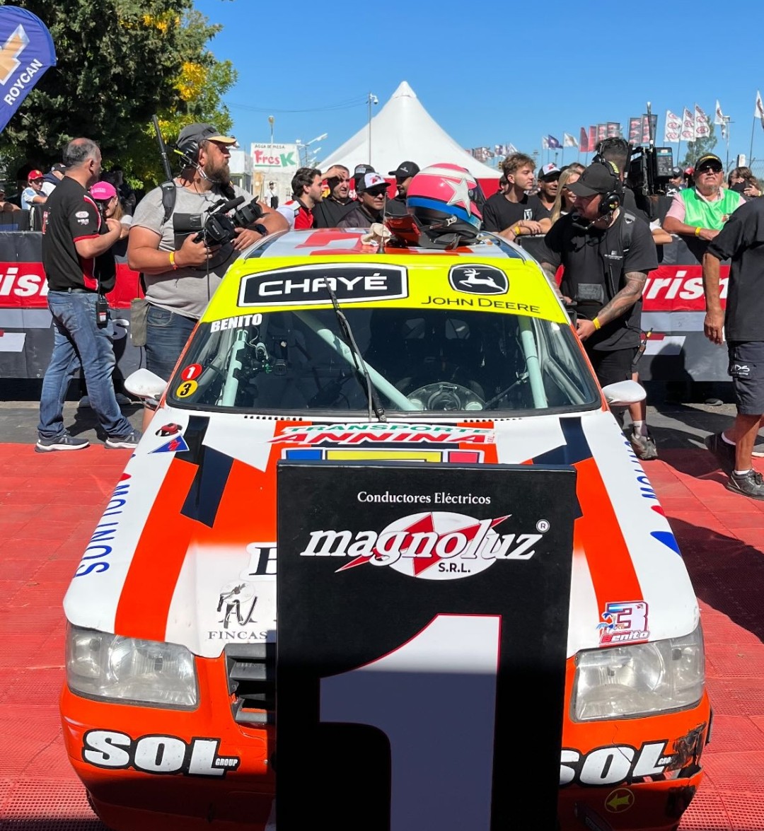 Nicolás Benito logró su 3ª victoria del año tras un espectacular sobrepaso que le permitió pasar de 4º a 1º y mantenerse imbatible 🏁

Espíndola y Bosque completaron el podio de la espectacular final de la C1 del <a href="/TurismoPista/">Turismo Pista</a> en <a href="/CVEoficial/">Club de Volantes Entrerrianos Autodromo de paraná</a>