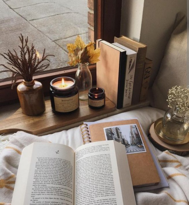 Libros66's tweet image. Feliz domingo #Lectores 🤓🤗📚

Que libro los acompaña hoy? 📕📖