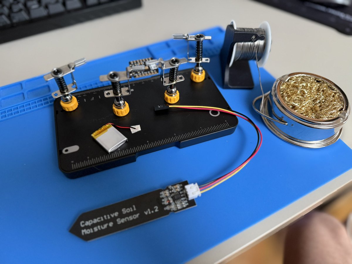 TheZuza's tweet image. Some Sunday maker&apos;s fun. 👨‍💻