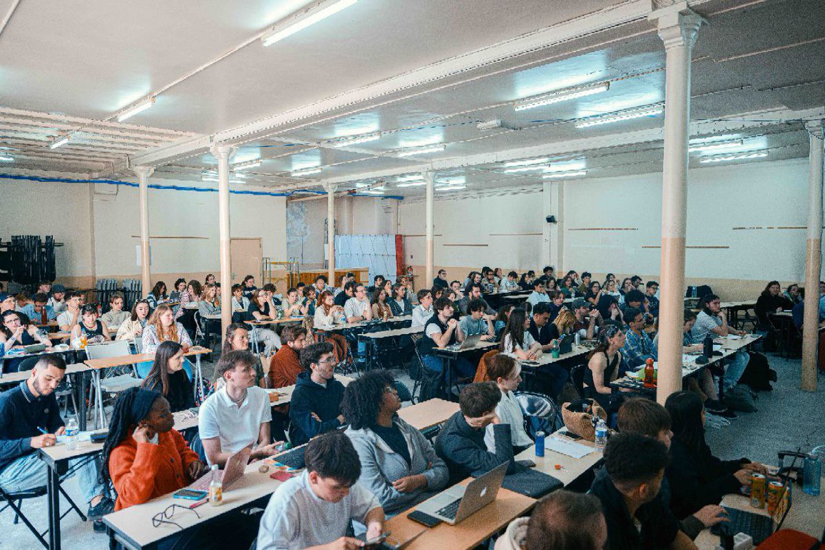Fin du séminaire des co animateurs des jeunes insoumis ! 

Des centaines de jeunes venus de toute la France, rassemblés pour préparer les combats à venir.

Nous sommes prêts ! 🔥
