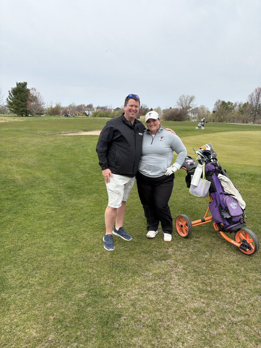 Made it down to Ironwood GC to watch alumnus Morgan Anderson compete for St. Kate’s at the Illinois Wesleyan Invite.  Despite the 25 mph wind gusts, Morgan is playing outstanding!  She is even par through 6 holes!