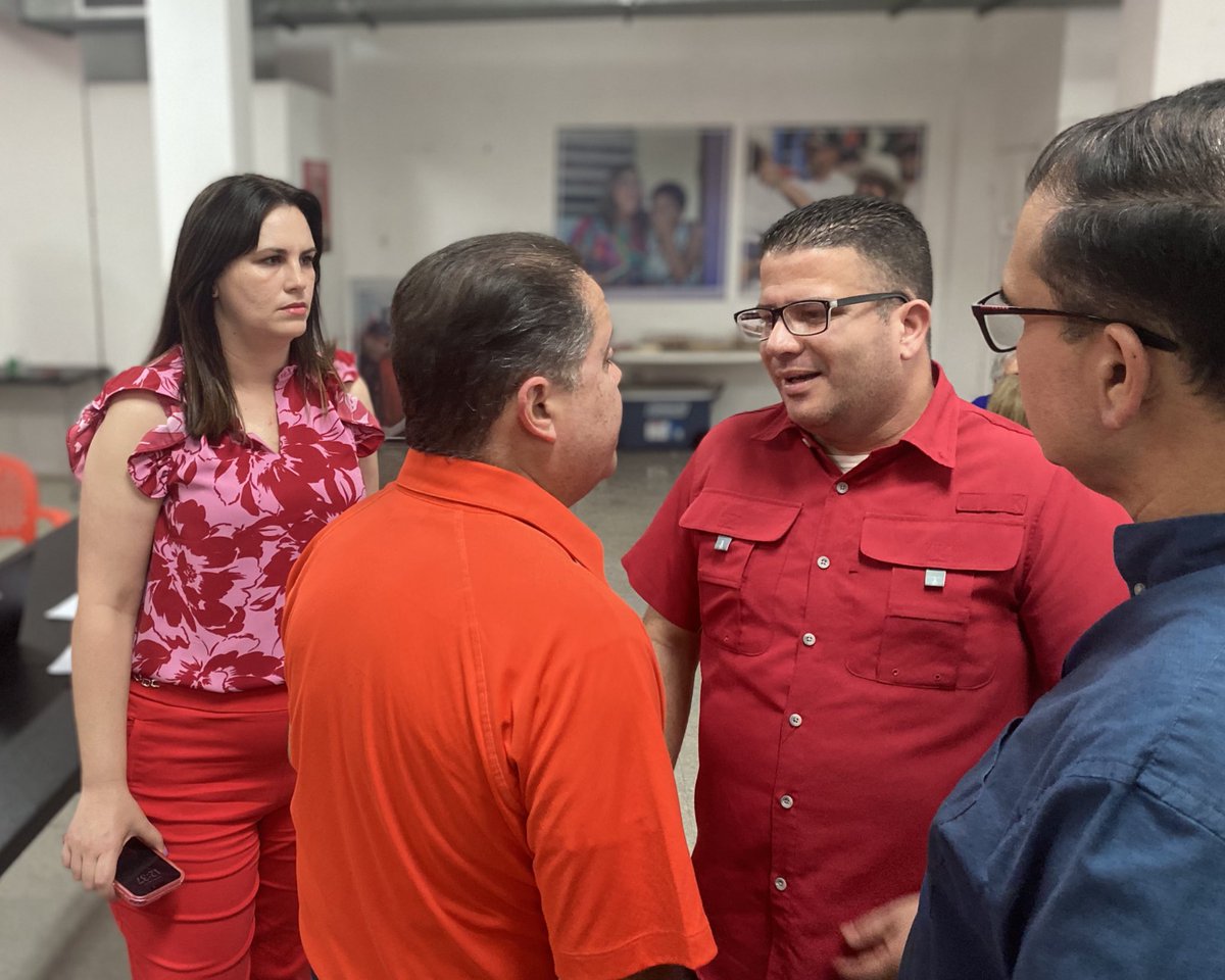 DalmauSenador's tweet photo. Ayer estuvimos desde Ponce acompañando al Ingeniero de la Refundación, @AguadaNuevo, en la Vista Pública de la Refundación del @ppdpr junto a la Organización de Servidores Públicos. https://t.co/6z57KbiN28