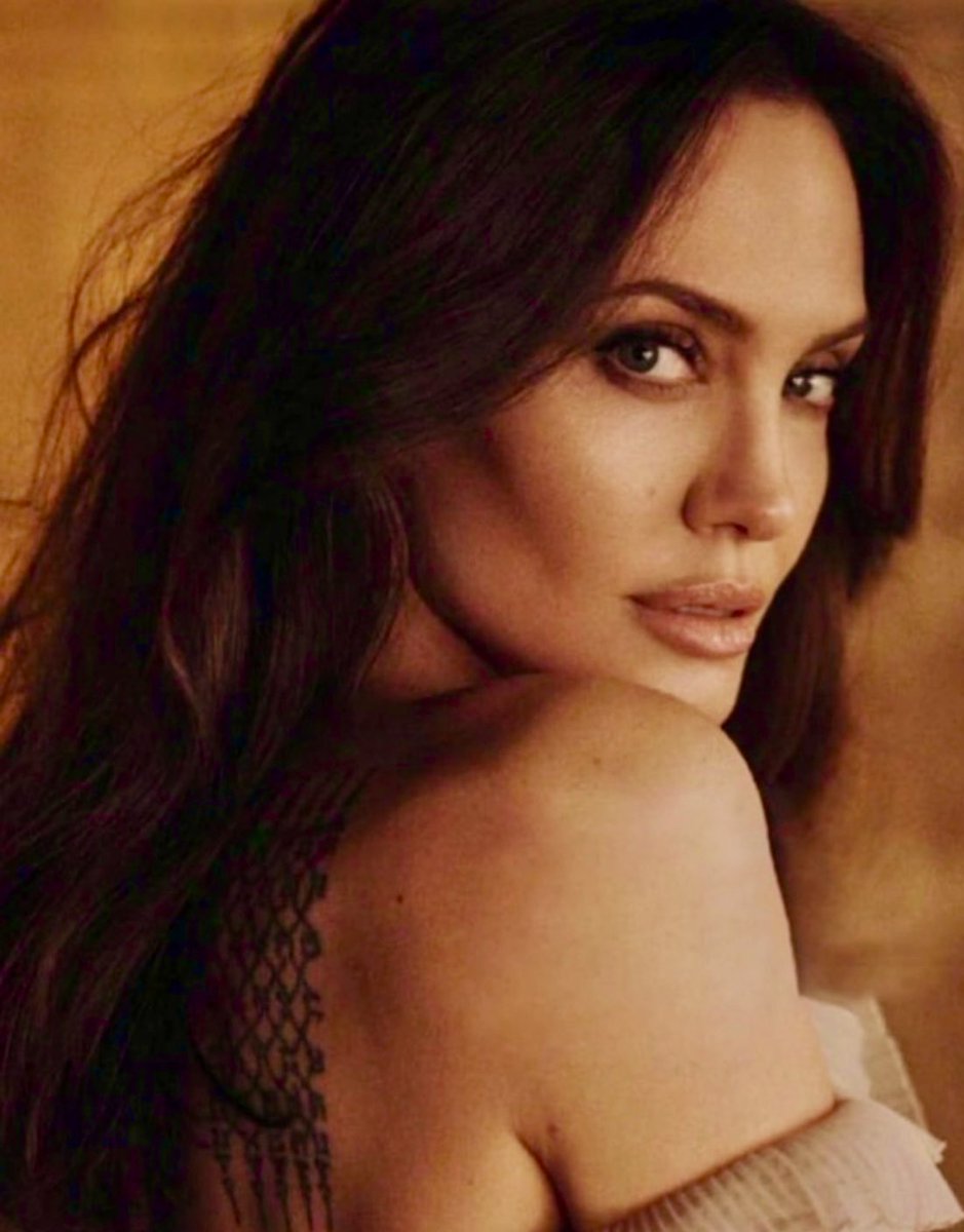 angelina (@thenatheeternal) on Twitter photo 