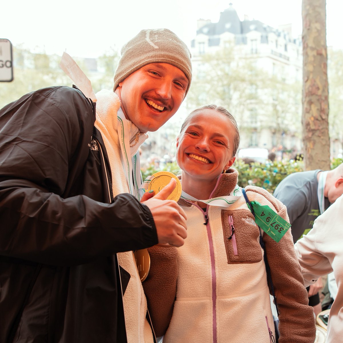 🎉 Monday's here, and you know what that means... #MedalMonday time 🏅  So, how's it going this morning, #SchneiderElectric #ParisMarathon finishers? 💪