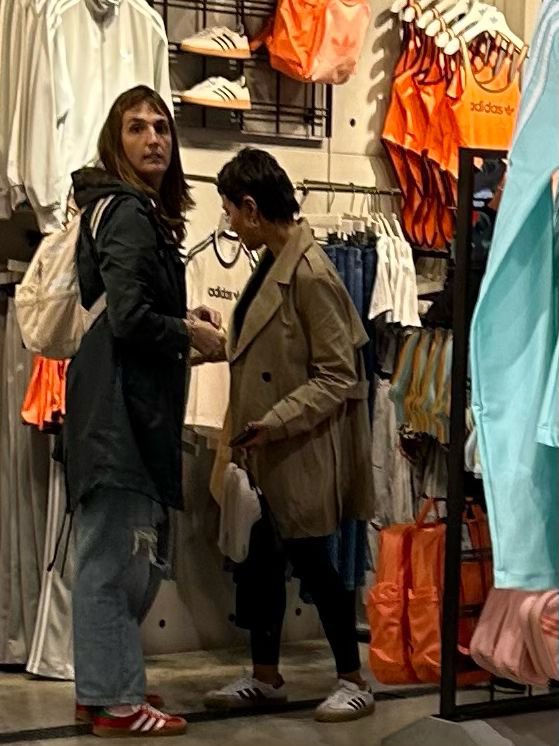 therealbuni's tweet photo. Mayra mendoza se fue de vacaciones a Madrid y la vieron comprando en un local de Adidas kjj

Mientras tanto quilmes 1 semana después de que llovió https://t.co/zeM84ybBWv