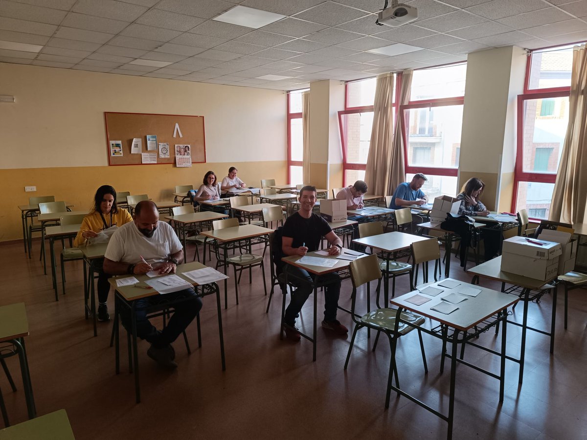 FASE PROVINCIAL VALLADOLID.

Aquí vemos a algunos de los profesores que estuvieron corrigiendo en Valladolid, muchas gracias a todos por su trabajo 👏👏👏

🚴🏻‍♀️🚲🚴🏻🚲🚴🏻‍♂️

#elTourdeMates #cálculomental #calculandoqueesgerundio