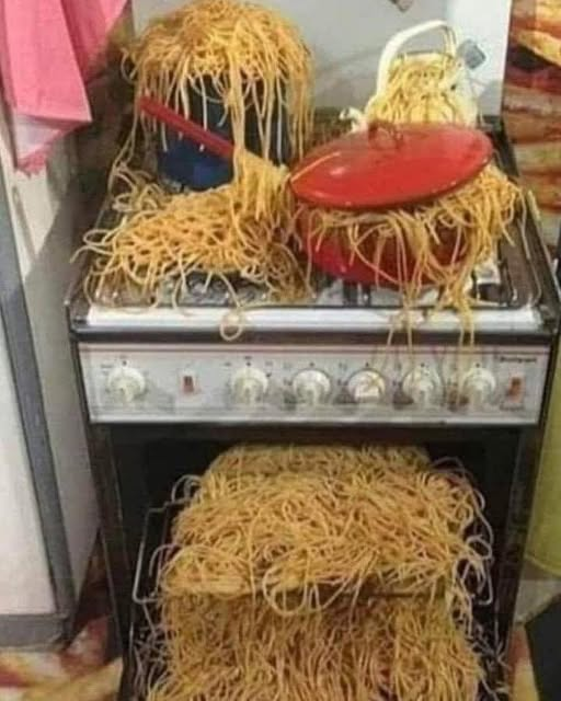 chiquimafia__'s tweet photo. yo haciendo fideos para 2 https://t.co/sJXLUf2e4q