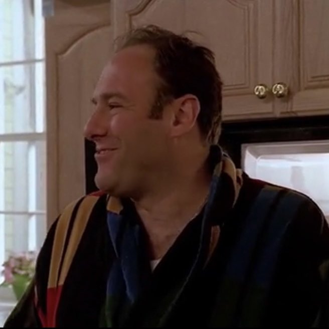 SopranosWorld's tweet photo. Sunday morning               Sunday night https://t.co/hiJRFTdTV2