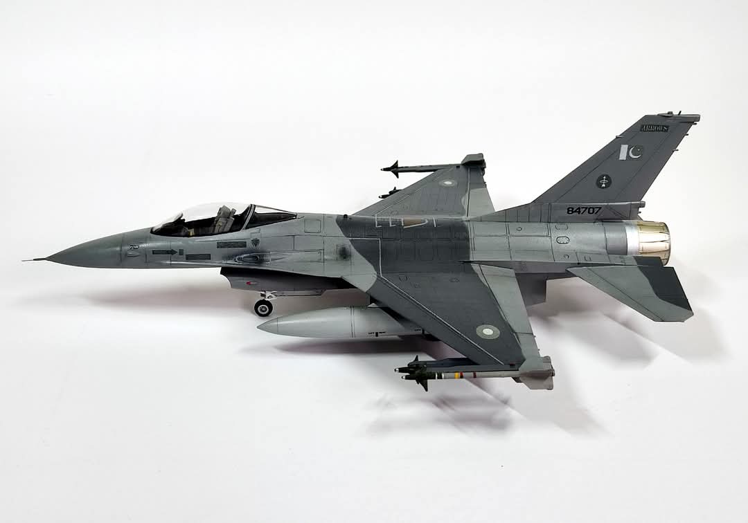 RehanSiraj1's tweet image. Made this #hasegawa F-16A of PAF No. 11 Sqn.
I designed and printed my own decals and painted markings where necessary.
This model will be going to an ex PAF pilot who flew his first F-16 solo in this aircraft S/N 84707.
#pakistanairforce #scalemodels #F16 #pakistan