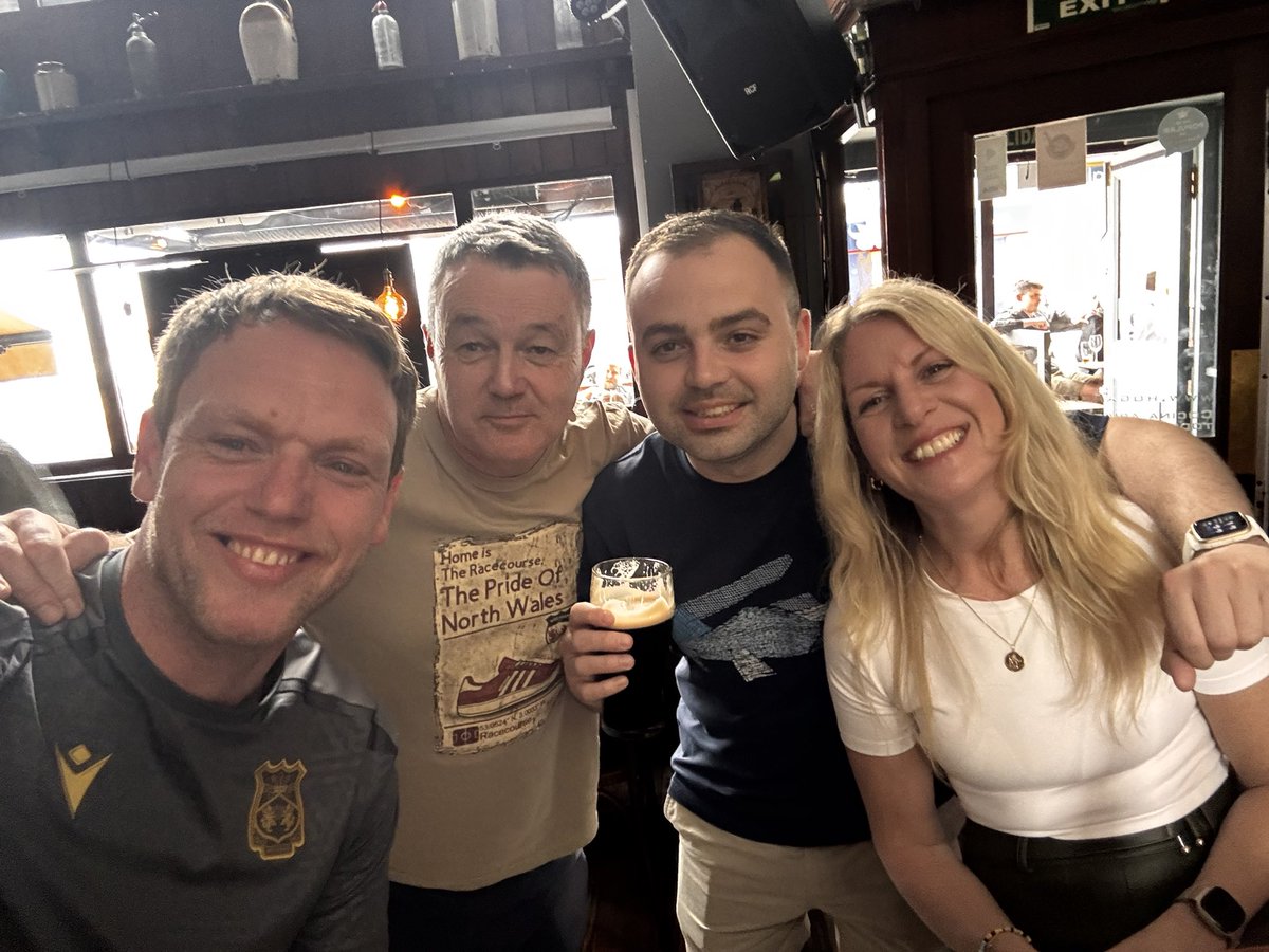 In all the bars in all the world. Walk into a sports bar in Palma and bump into Mr Wrexham. 

Sunday funday 🥃