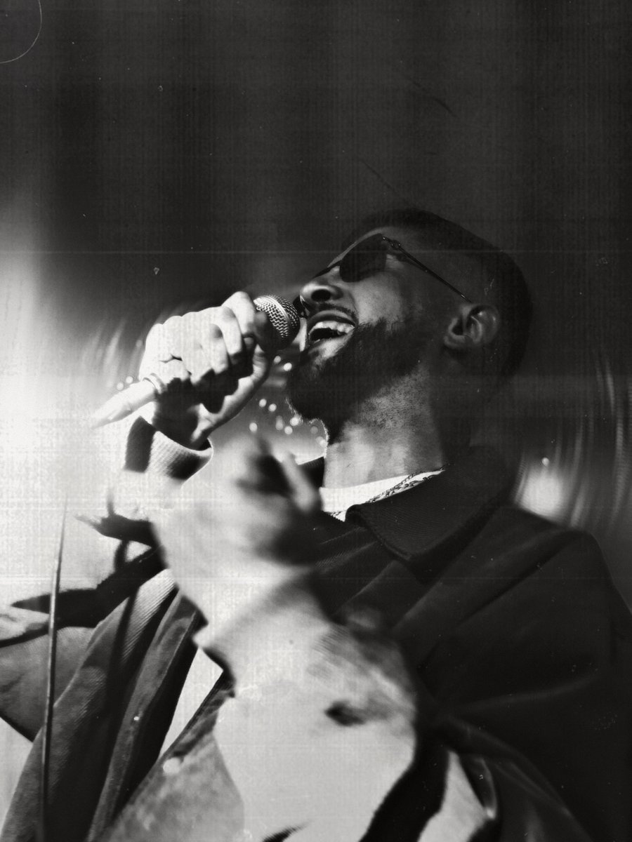 nevon___'s tweet photo. juste merci pour le concert de vendredi la miff c’était incroyable mdr faites qu’on fasse des concerts comme ça tous les jours pour le sport ❤️ 

toutes les personnes impliqués, le public qui était au rendez vous, le bateau qui nous a accueilli, juste merci pour cette soirée 🙏❤️ https://t.co/6cUm56uXAl