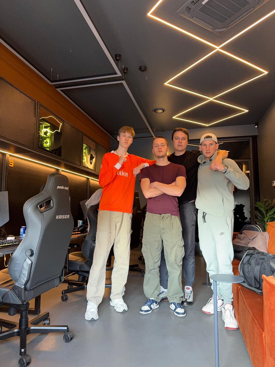 EC BANGA💥 tweet media