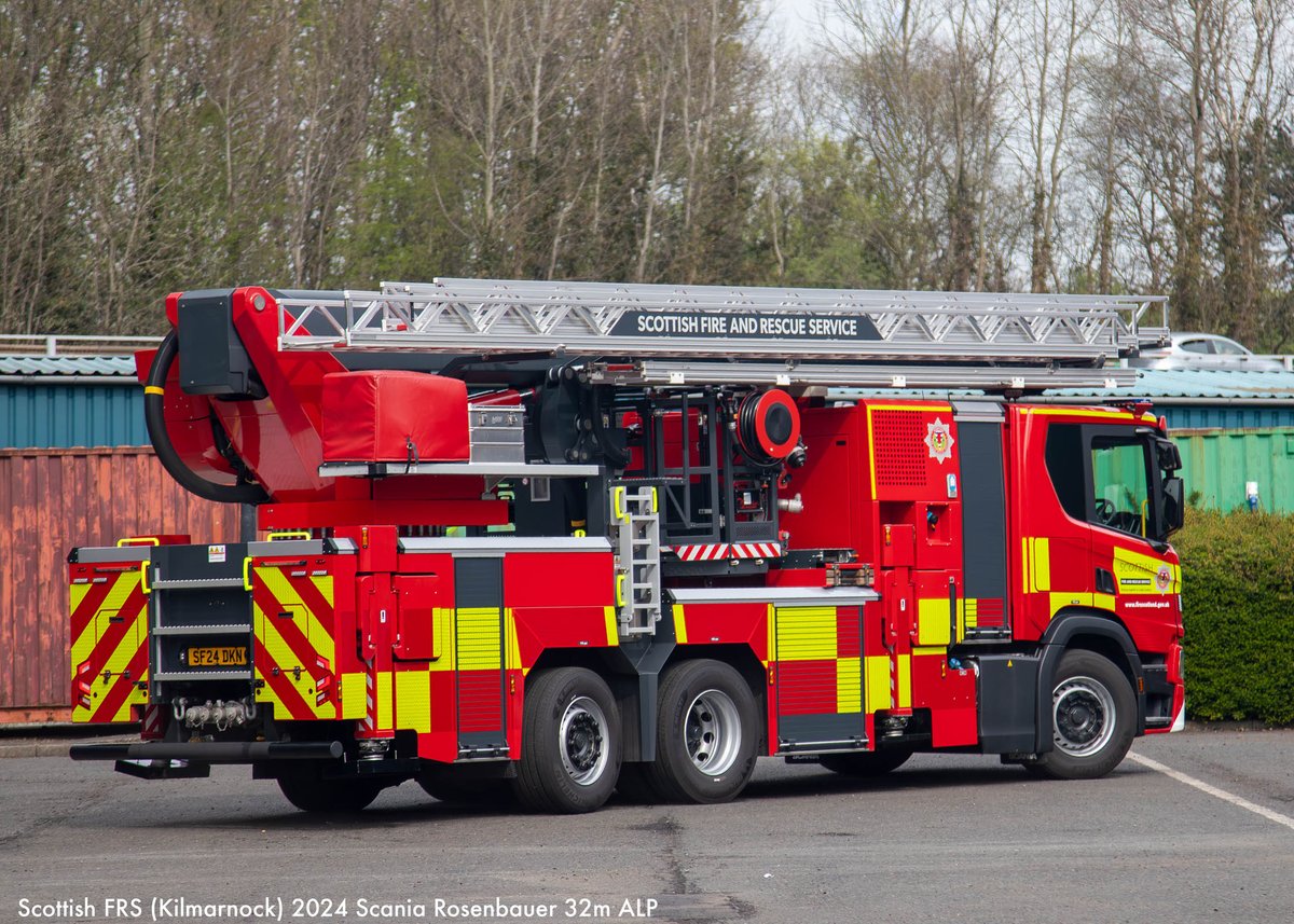 FireographyUK's tweet photo. Scotland's newest ALP has just entered service at Kilmarnock Fire Station. Built by Rosenbauer on a Scania chassis, it was photographed during a visit by @fbsevents63. Many thanks to the crew at Kilmarnock for their hospitality and support in positioning all of their appliances. https://t.co/3LnUi8sHld