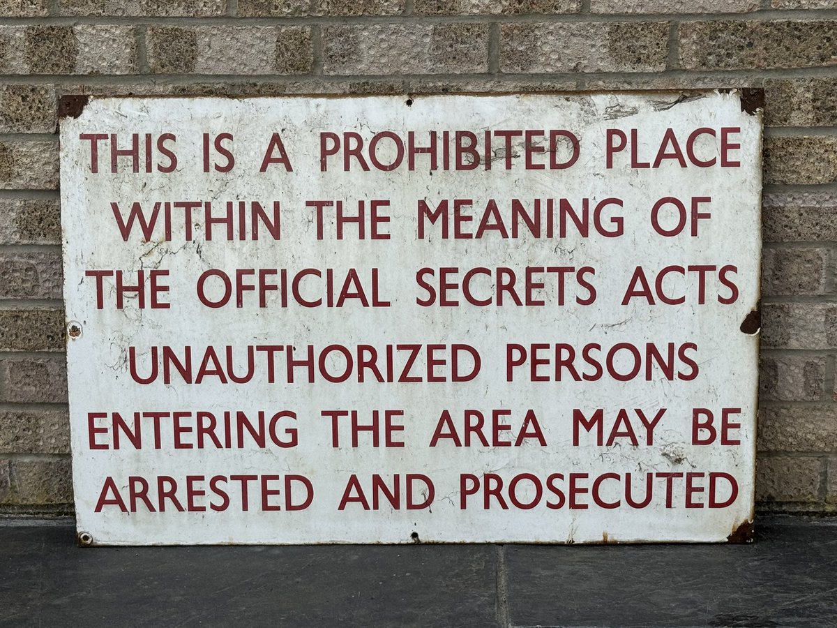 militariafair's tweet photo. Large enamel sign believed to be from a WWII US Air Base , available at the next #Thetford #Militaria Fair , Sun 27 April. #enamelsign #usaaf #wwii #usairbase https://t.co/HkckBIfocZ