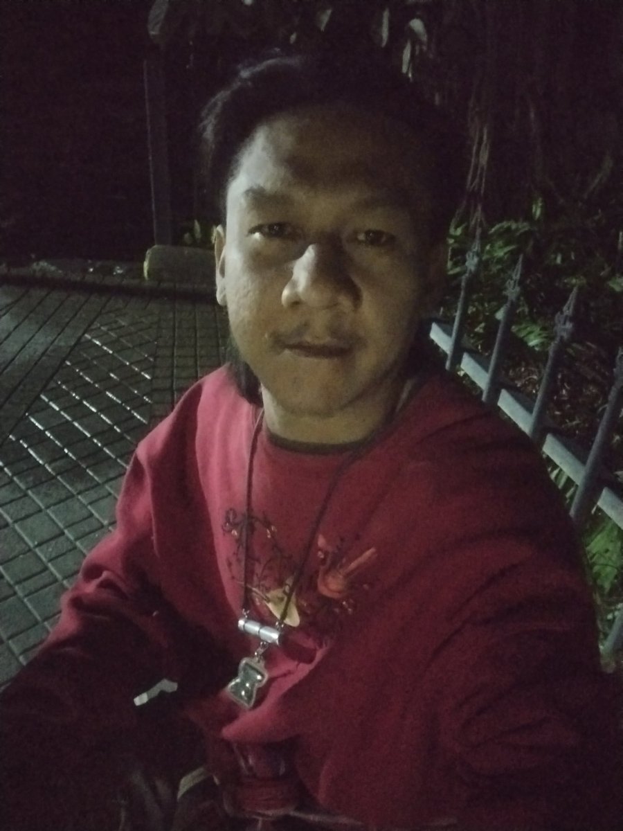 wan_xeib's tweet photo. คืนนี้กิซซี่ มีไรค่อยคุย ฝากตัวสักนิด #กาญจนบุรี #เมืองกาญจนบุรี #ท่าม่วง #ท่ามะกา #ท่าเรือ #ทักคุยกันก่อน https://t.co/LlACEHaT8K