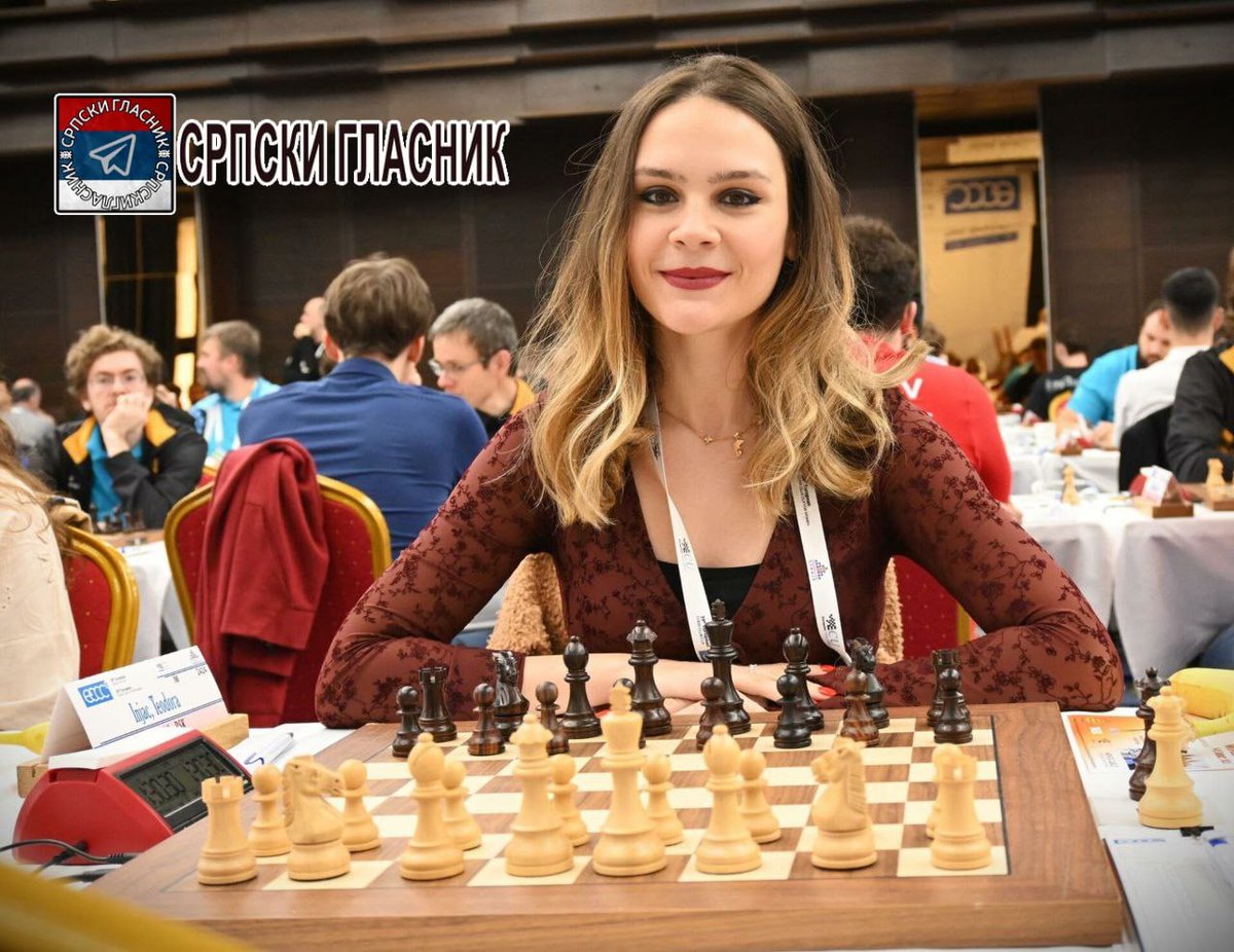 Ivana66157567's tweet photo. Teodora Injac je šampionka Evrope u šahu. Osvajanjem zlatne medalje Teodora nosi titulu medjunarodnog majstora i ženskog velemajstora. Kad se spoje pamet i lepota... ❤️❤️❤️ https://t.co/lsi4tIm0Bh