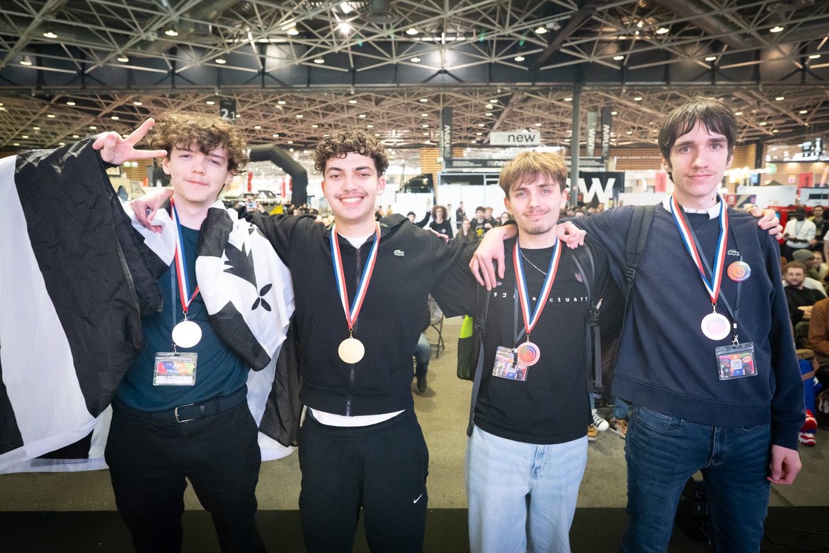 ebTV @Fullwipe (@esportbrostv) on Twitter photo 🏆 Le podium #Fullwipe 2025 🏆
🥇 Vanguard 
🥈 Mega Munch Box 
🥉 Emerald/Metropolis
Merci à toutes les équipes ayant participé au tournoi, peu importe le niveau. Ce tournoi n’est possible que grâce à votre participation. ❤️ 🏆 Le podium #Fullwipe 2025 🏆
🥇 Vanguard 
🥈 Mega Munch Box 
🥉 Emerald/Metropolis
Merci à toutes les équipes ayant participé au tournoi, peu importe le niveau. Ce tournoi n’est possible que grâce à votre participation. ❤️