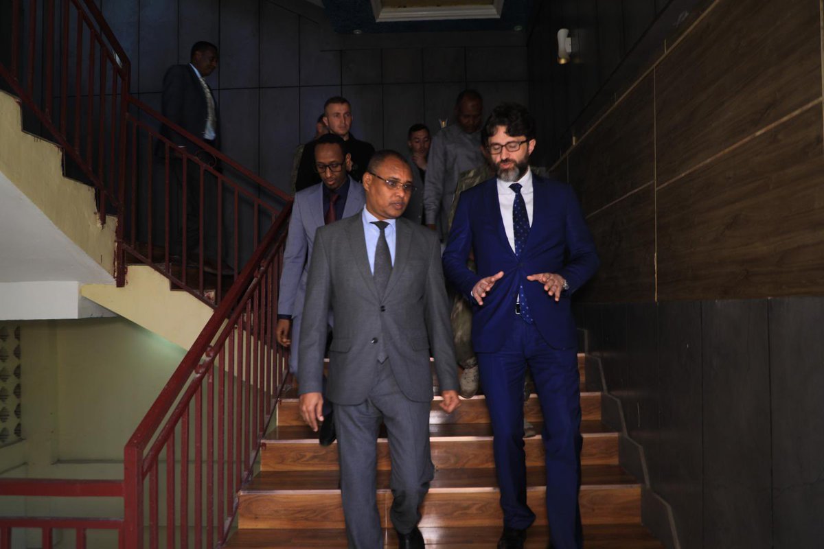 Hon. Jibril Abdirashid Haji (@honjibrilahaji) on Twitter photo I received Amb. Alper Aktaล of <a href="/TC_MogadisuBE/">Tรผrkiye in Somalia</a> at MoD HQ. we discussed strengthening ties & advancing defence cooperation. Amb. Aktaล reaffirmed Tรผrkiyeโs support for rebuilding the SNA & combating the Khawarij threat. Thanks, Tรผrkiye for strategic & capacity-building efforts. I received Amb. Alper Aktaล of <a href="/TC_MogadisuBE/">Tรผrkiye in Somalia</a> at MoD HQ. we discussed strengthening ties & advancing defence cooperation. Amb. Aktaล reaffirmed Tรผrkiyeโs support for rebuilding the SNA & combating the Khawarij threat. Thanks, Tรผrkiye for strategic & capacity-building efforts.