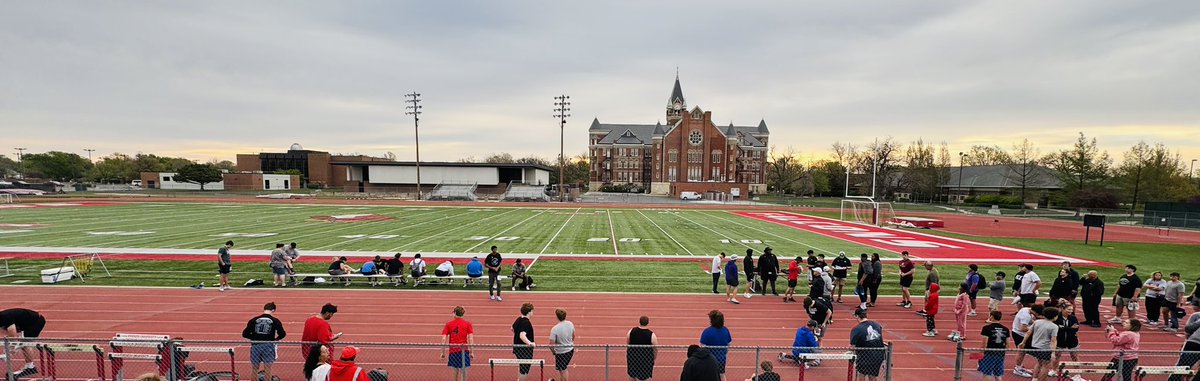 _Wesley_Snow's tweet photo. Thank you @CoachYonBoone for the opportunity to come out today I had a good time and gotta thank @CoachKellyFU @joeyinmars and all the other coach’s for their time today look forward for more opportunities like this #minesfootball #falconsfootball https://t.co/Otu9wrQsxx