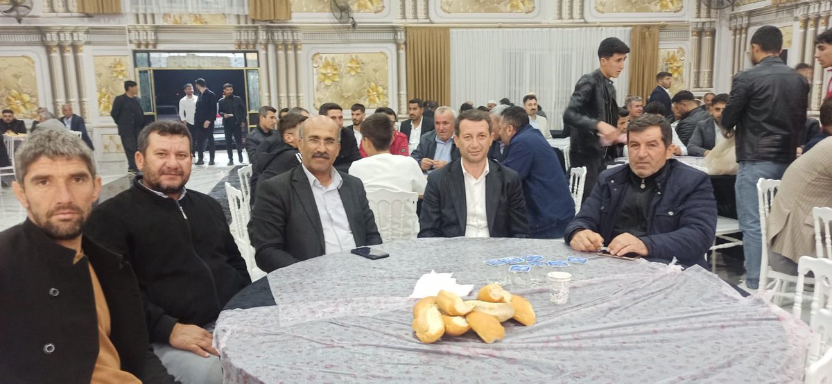 ÖBEK ve AKİZ  Ailelerinin düğün merasimine katıldık.. 
 İsmail ve Zehra  kardeşlerime iki Cihan saadeti dilerim..

ZAMAN ve ERDEMLİ Ailelerinin düğün merasimine katıldık.. 
 Salih  ve  Medine  kardeşlerime iki Cihan saadeti dilerim..