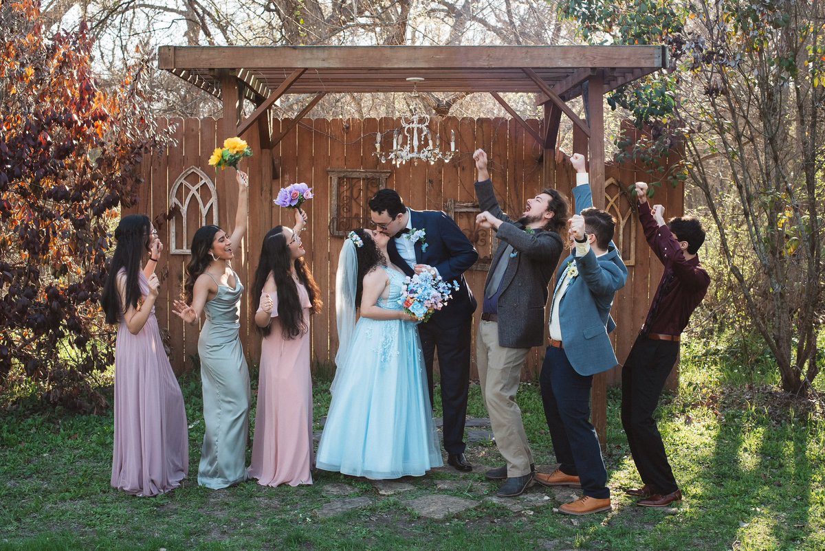 Lots of new faces around here so hi! 👋 I’m currently booking weddings and engagements through 2025—anywhere in the US (and beyond 😉✈️)

I’ve photographed over 130 weddings, and I’d be honored to capture your love story next. 💍✨

Let’s make magic together~