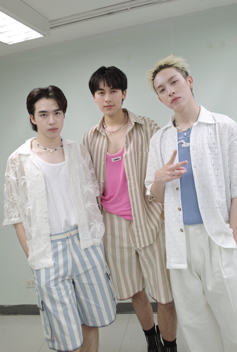 PROXIE_Official's tweet photo. 🧡💛💚🩷🩵💜

#สาดสาดเฟส2025xPROXIE
#ฟิวเจอร์สาดสาดเฟส2025 
#PROXIEth
#bROTHERSMUSIC https://t.co/SggJ6aWYzF