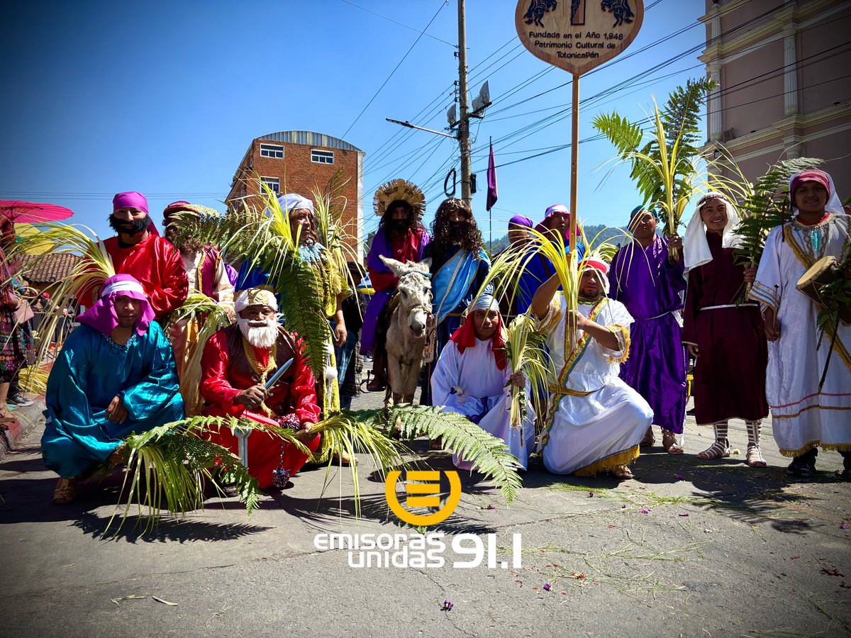 alberto_chaclan's tweet photo. #EUSemanaSanta2025 | Fundada en el año de 1948, la Sociedad Mártir del Gólgota de la zona 4 de #Totonicapán, recorre calles y avenidas principales realizando la personificación y escenificación de la entrada triunfal de Jesús a Jerusalén.

@EmisorasUnidas @EU_Xela https://t.co/ZJIsTh8NgU