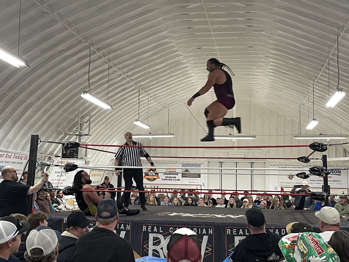 HunterRidgeFarm's tweet photo. Supporting the arts in Erskine. ⁦@rcw_wrestle⁩ https://t.co/E0DjCdUeKI