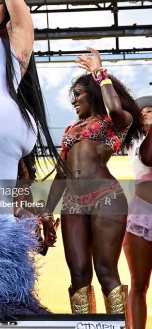 Watch Ms. Phat 🐱's leaked NSFW photo on TwXstars