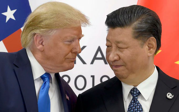 Perang Tarif AS-Tiongkok: Siapa yang Menanggung Rasa Sakit Lebih Besar?

China nggak tinggal diam pas AS ngegas kasih tarif tinggi.

Jadi gini, Trump kan awalnya nancepin tarif 34% buat barang dari China, terus naik lagi sampe 125% bahkan 145% buat bikin China kelimpungan. Eh,